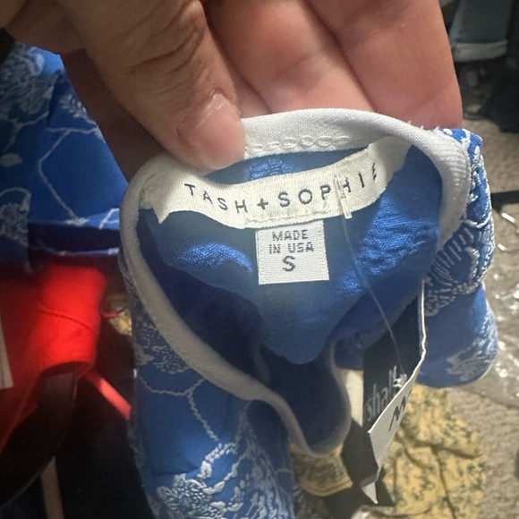 TASH + SOPHIE Women’s Sleeveless Blue Floral Embroidered Sheath Dress NWT - Picture 2 of 5